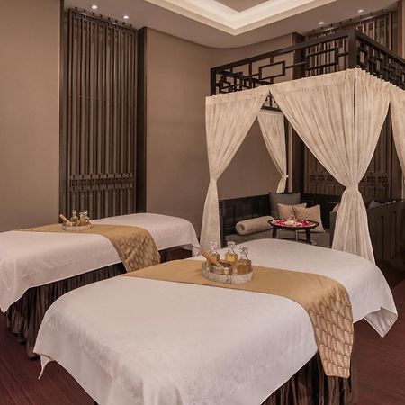 The St. Regis Mumbai Ξενοδοχείο Εξωτερικό φωτογραφία A spa treatment room at the Royal Spa