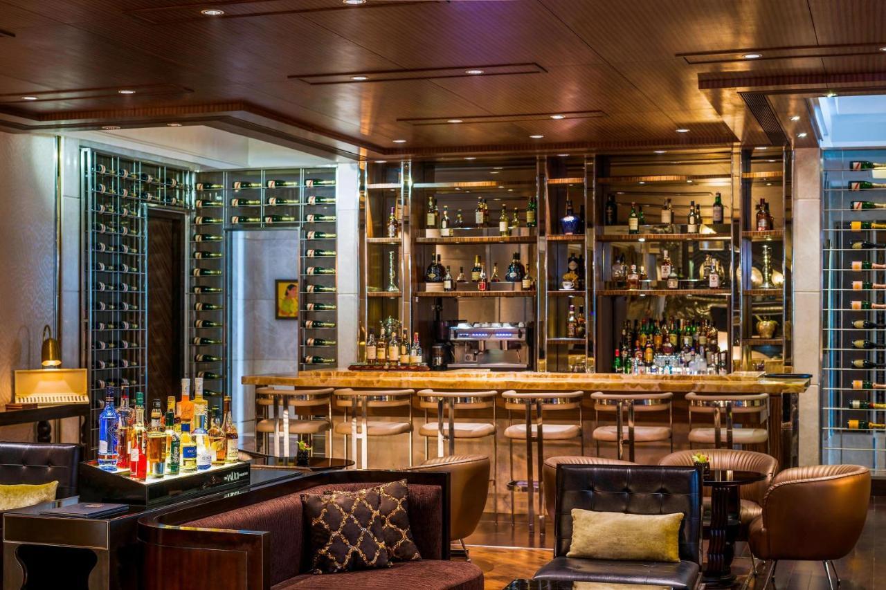The St. Regis Mumbai Ξενοδοχείο Εξωτερικό φωτογραφία The bar at the 1919 Restaurant